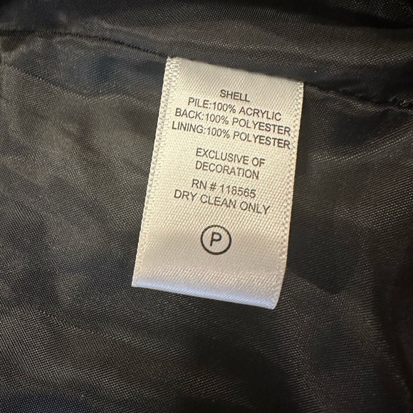 Vintage Hillary Scott Faux/Vegan fur vest with rivets large - Picture 5 of 5